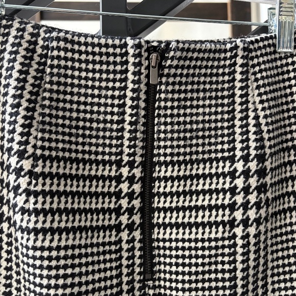 H & M Skirt - Picture 2 of 10